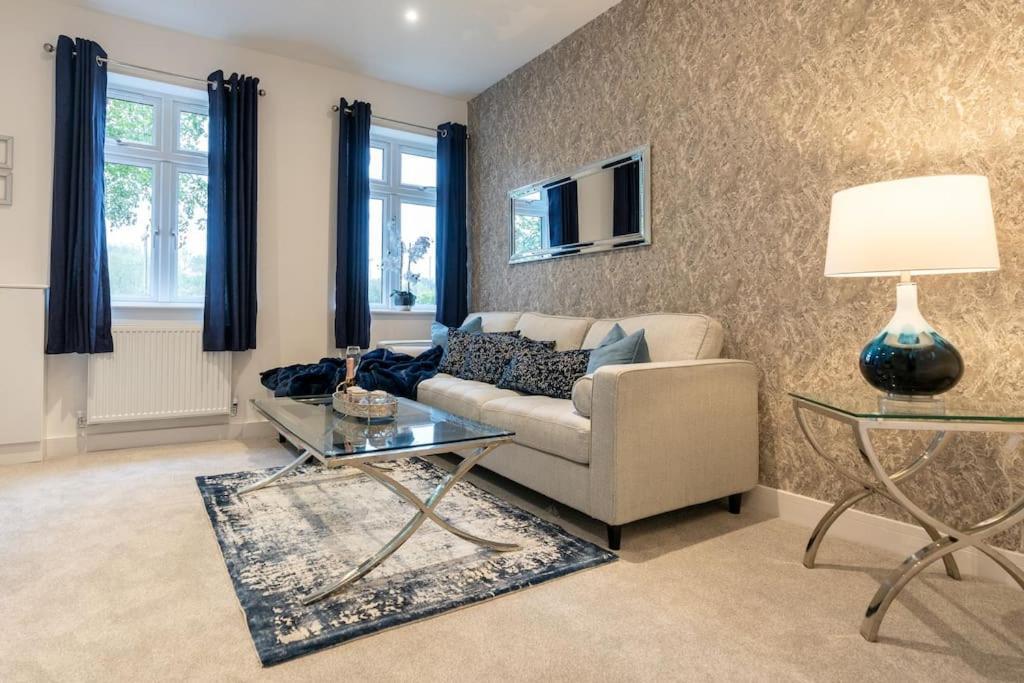 Luxury Living Away From Home ريدهيل المظهر الخارجي الصورة